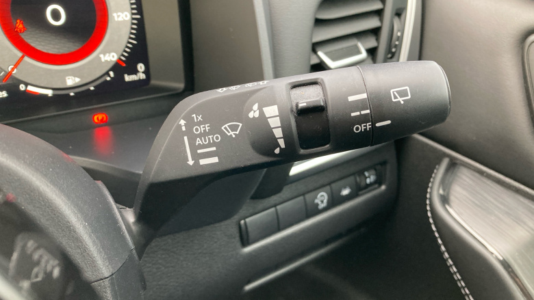 Nissan Qashqai 1.3 DiG-T MH N-Connecta 5dr Petrol Hatchback